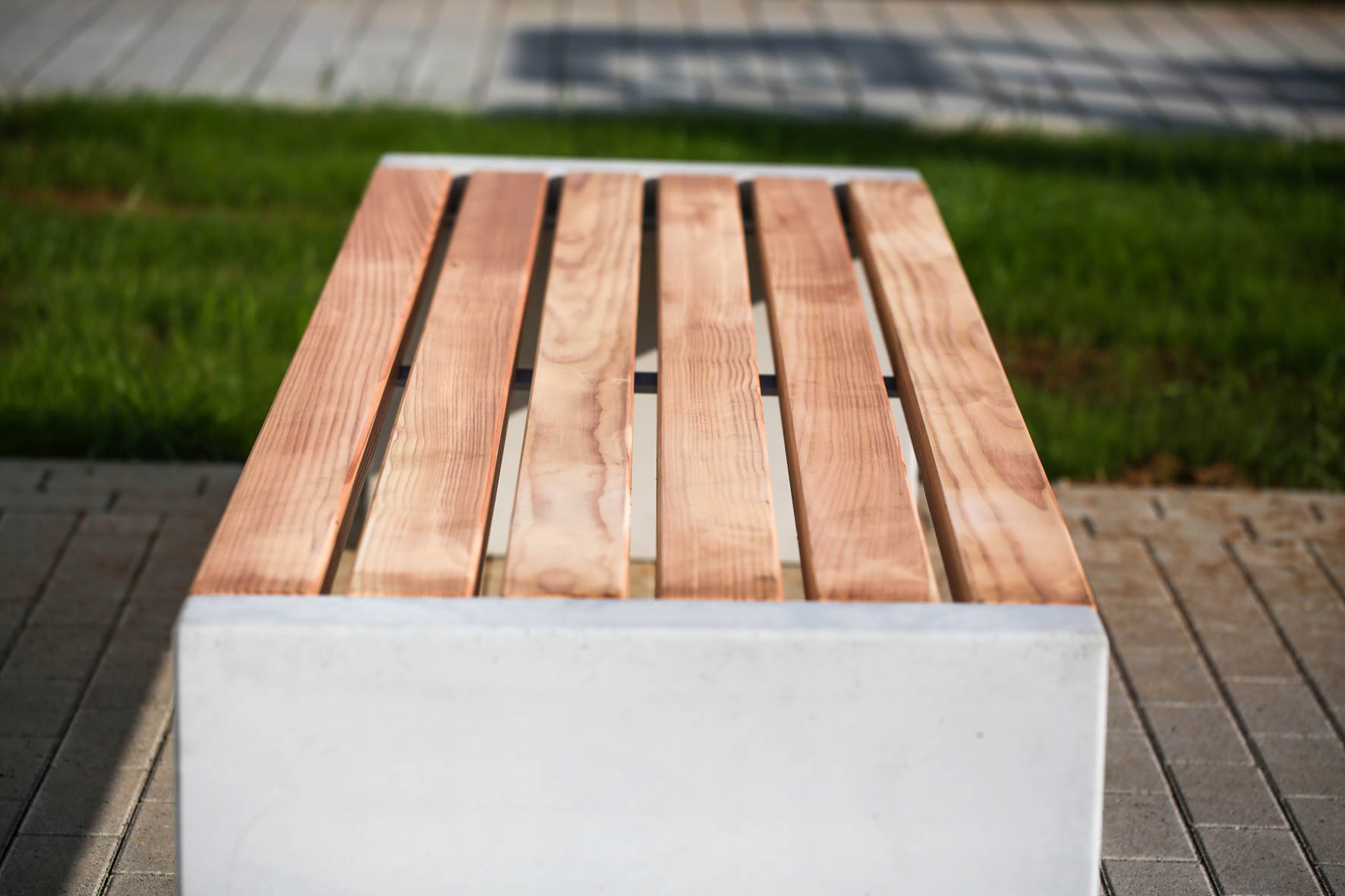 Banc XL, planche de bois de mélèze local ou bois dur FSC