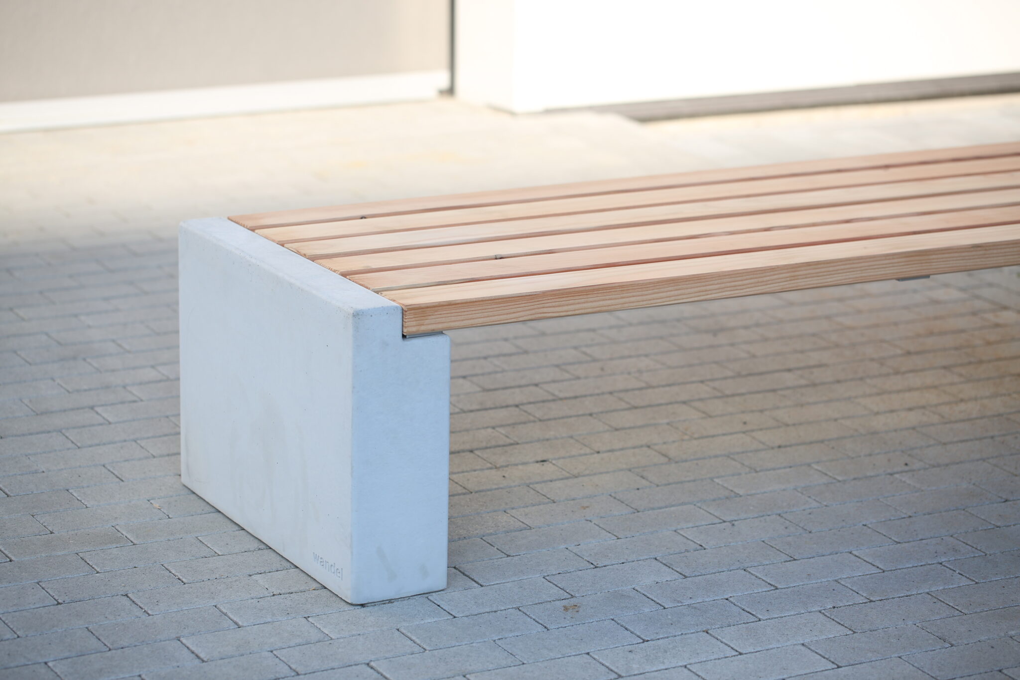banc Primus extra large pour extérieur et zones de repos