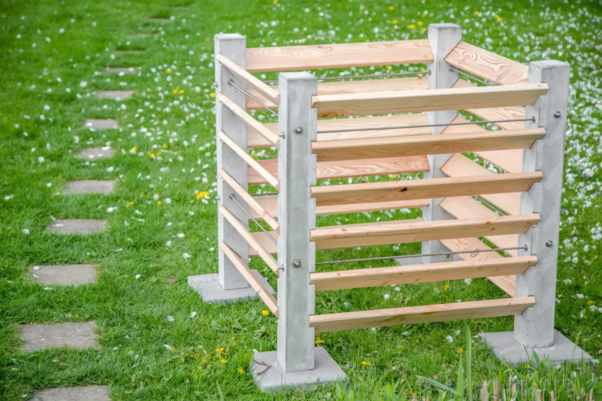 Einlegbretter aus Holz für Komposter aus Beton