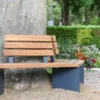 Baumbank aus Holz und Metall als Rundbank und Mehreckbank