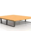 Kleines Sitzpodest mit Stahlkonstruktion und Holzauflage
